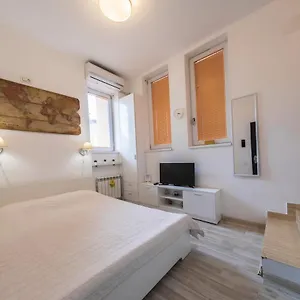 https://new-charming-studio.bucharesthotelsnow.com