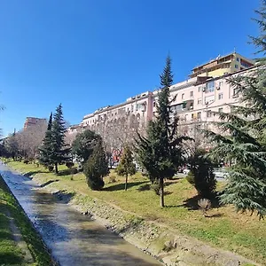 https://likehome-center-1.hotels-in-tirana.com